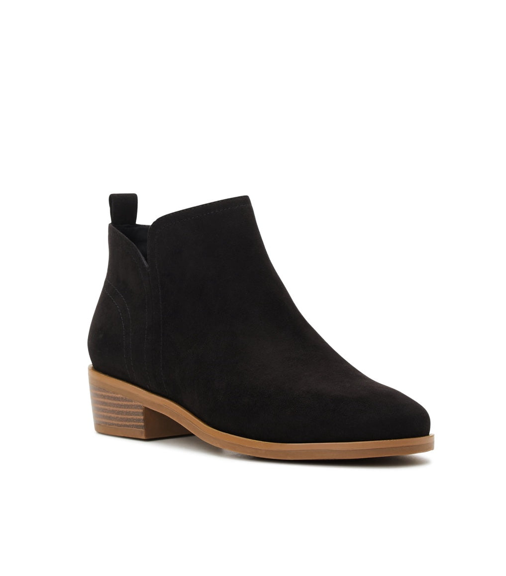 BLACK VELVET BOOTS