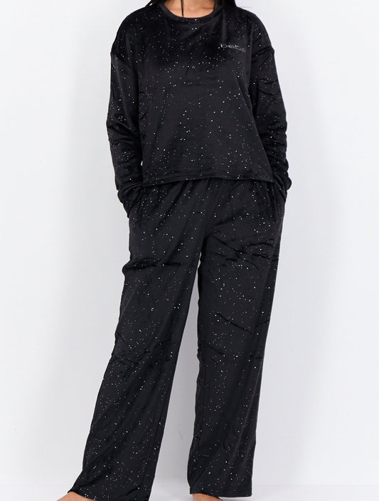 BEBE BLACK VELVET LONG SLEEVE PAJAMA