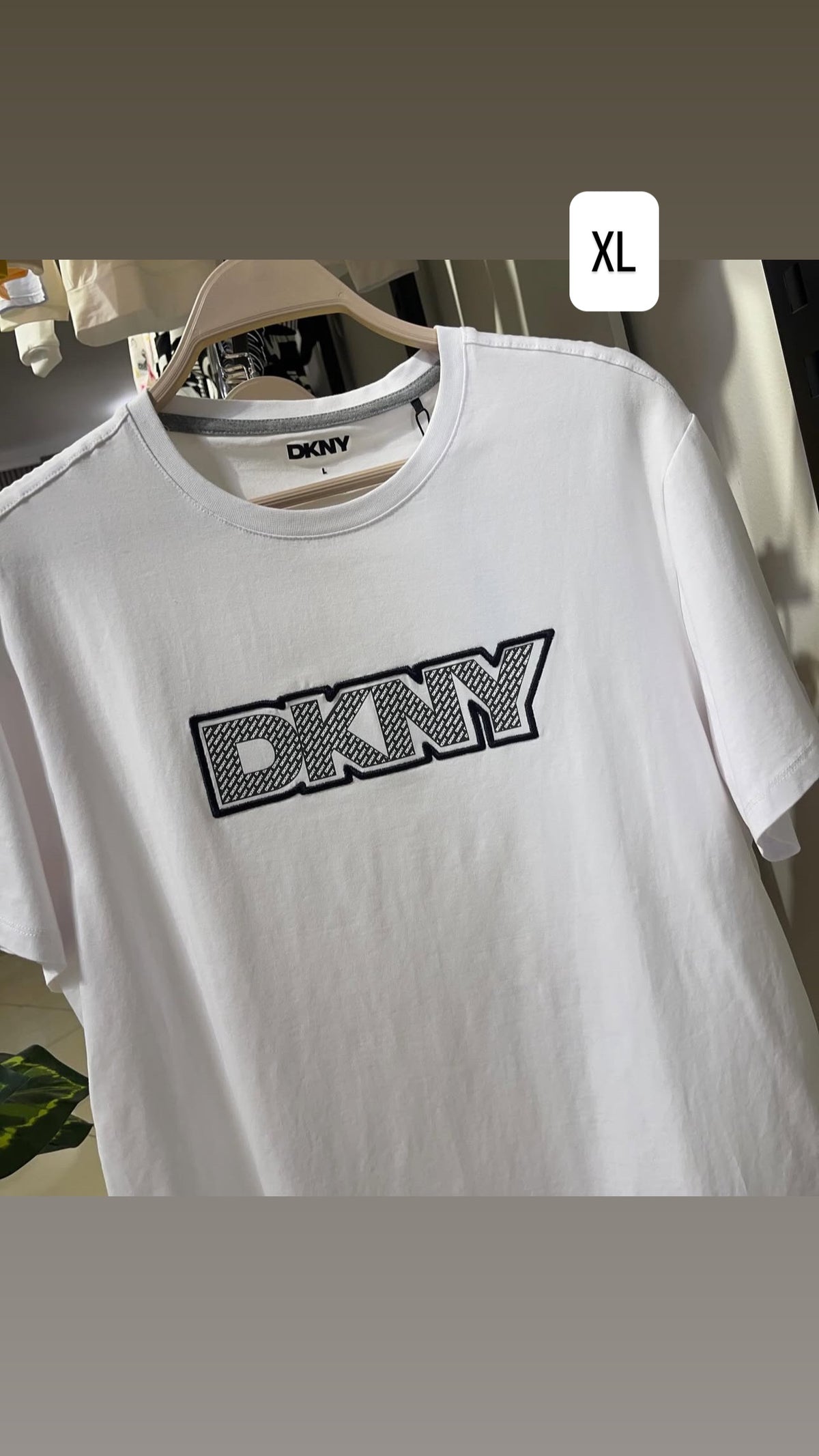DKNY TSHIRT