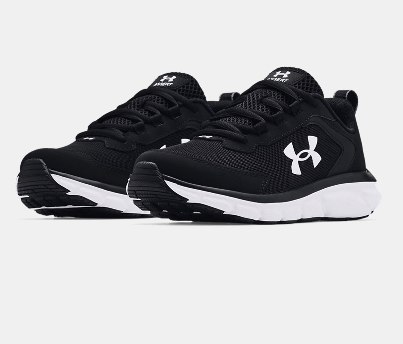 Under Armour Sneakers